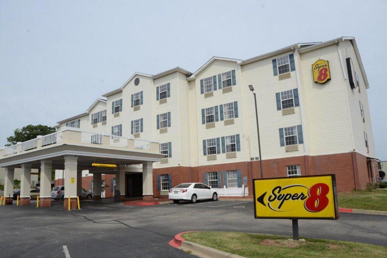 Super 8 By Wyndham Louisville/Expo Center Εξωτερικό φωτογραφία