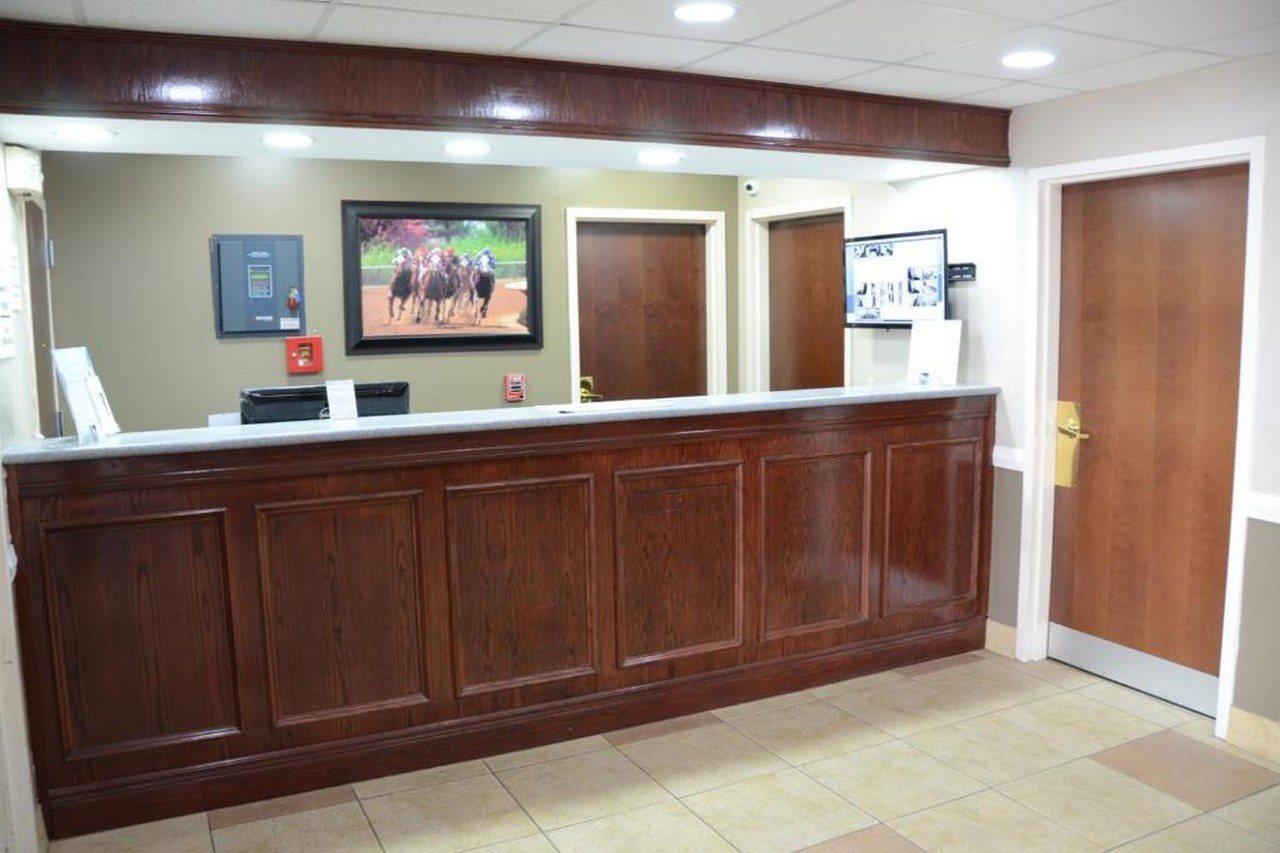 Super 8 By Wyndham Louisville/Expo Center Εξωτερικό φωτογραφία
