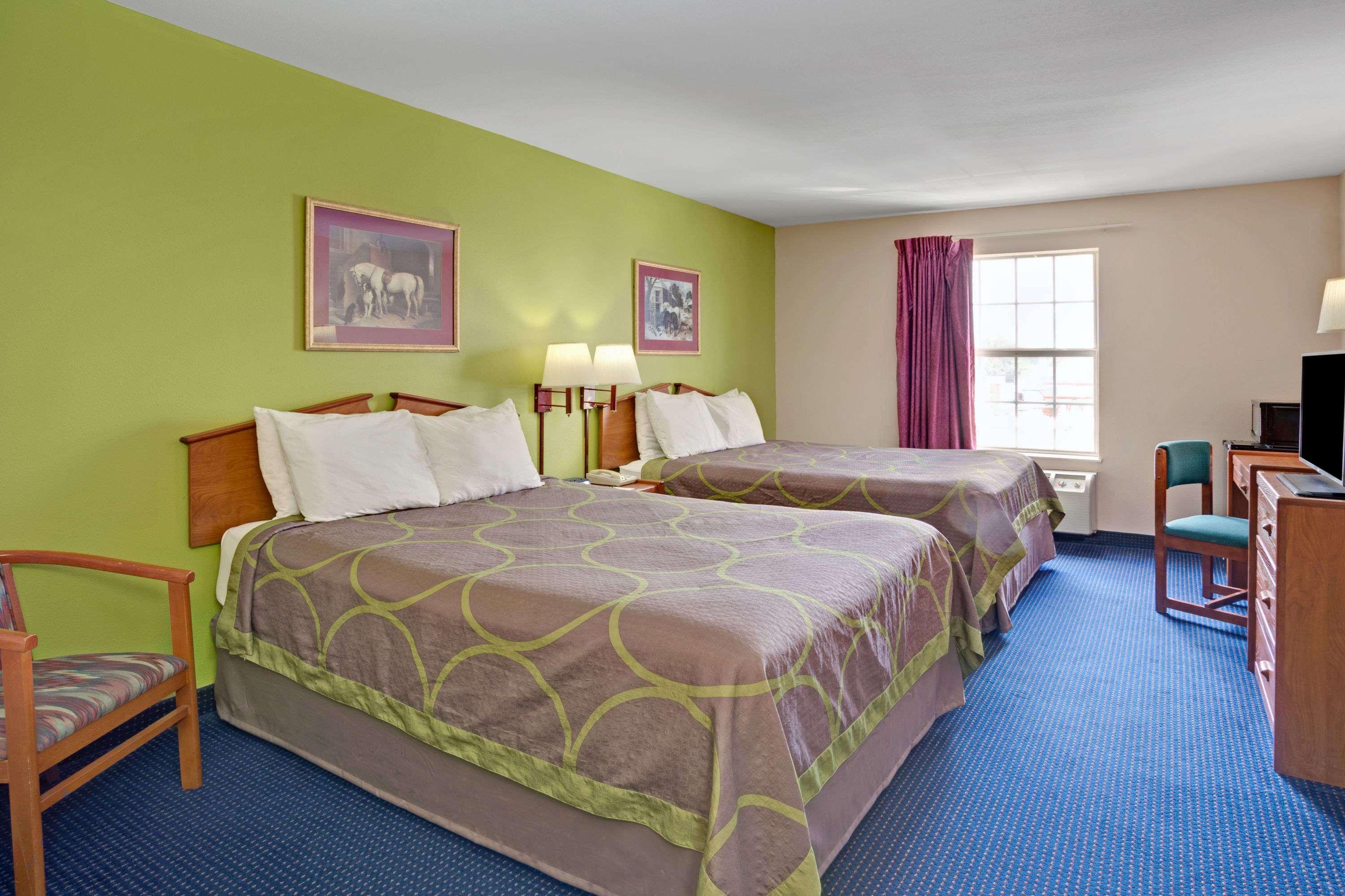 Super 8 By Wyndham Louisville/Expo Center Εξωτερικό φωτογραφία