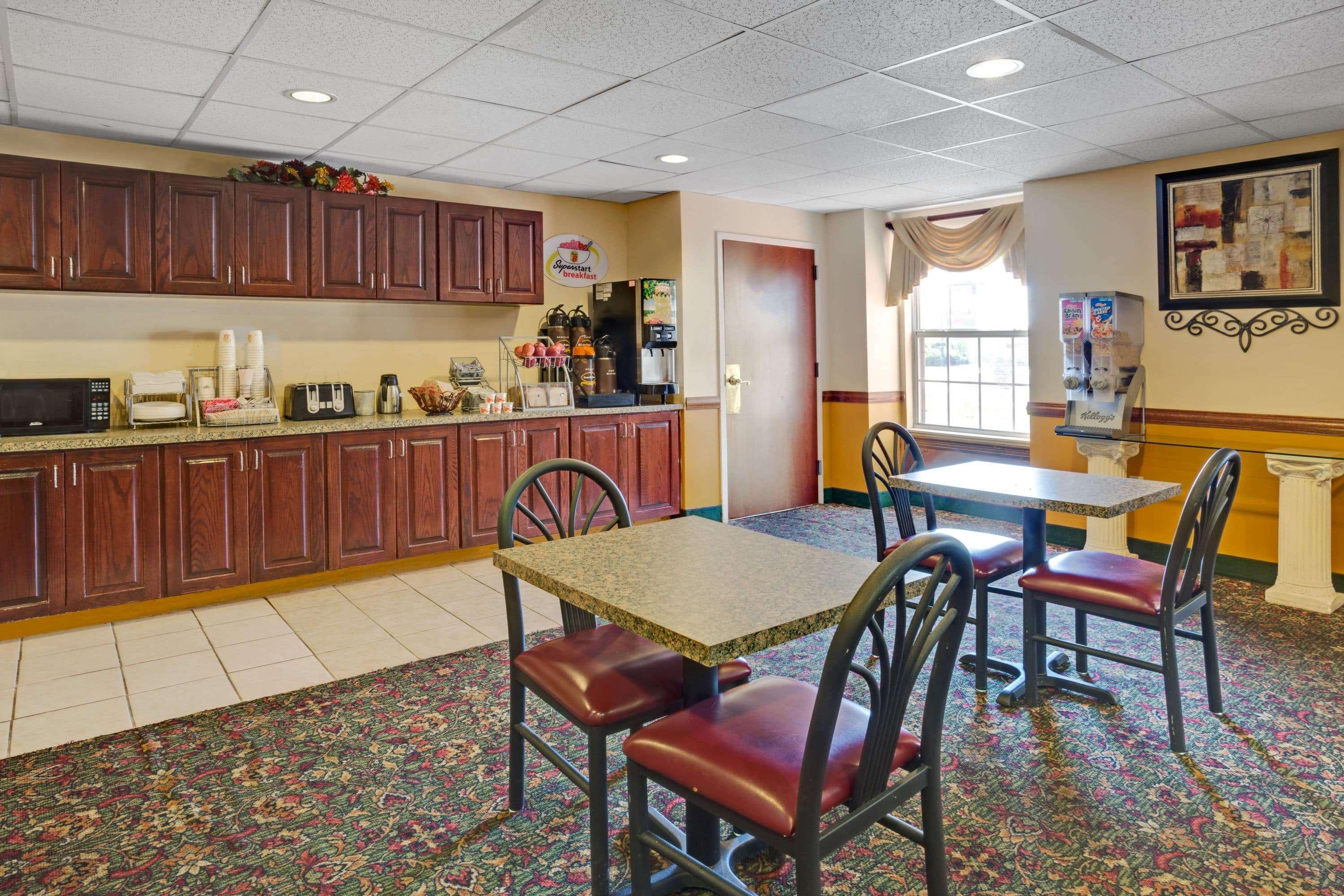 Super 8 By Wyndham Louisville/Expo Center Εξωτερικό φωτογραφία