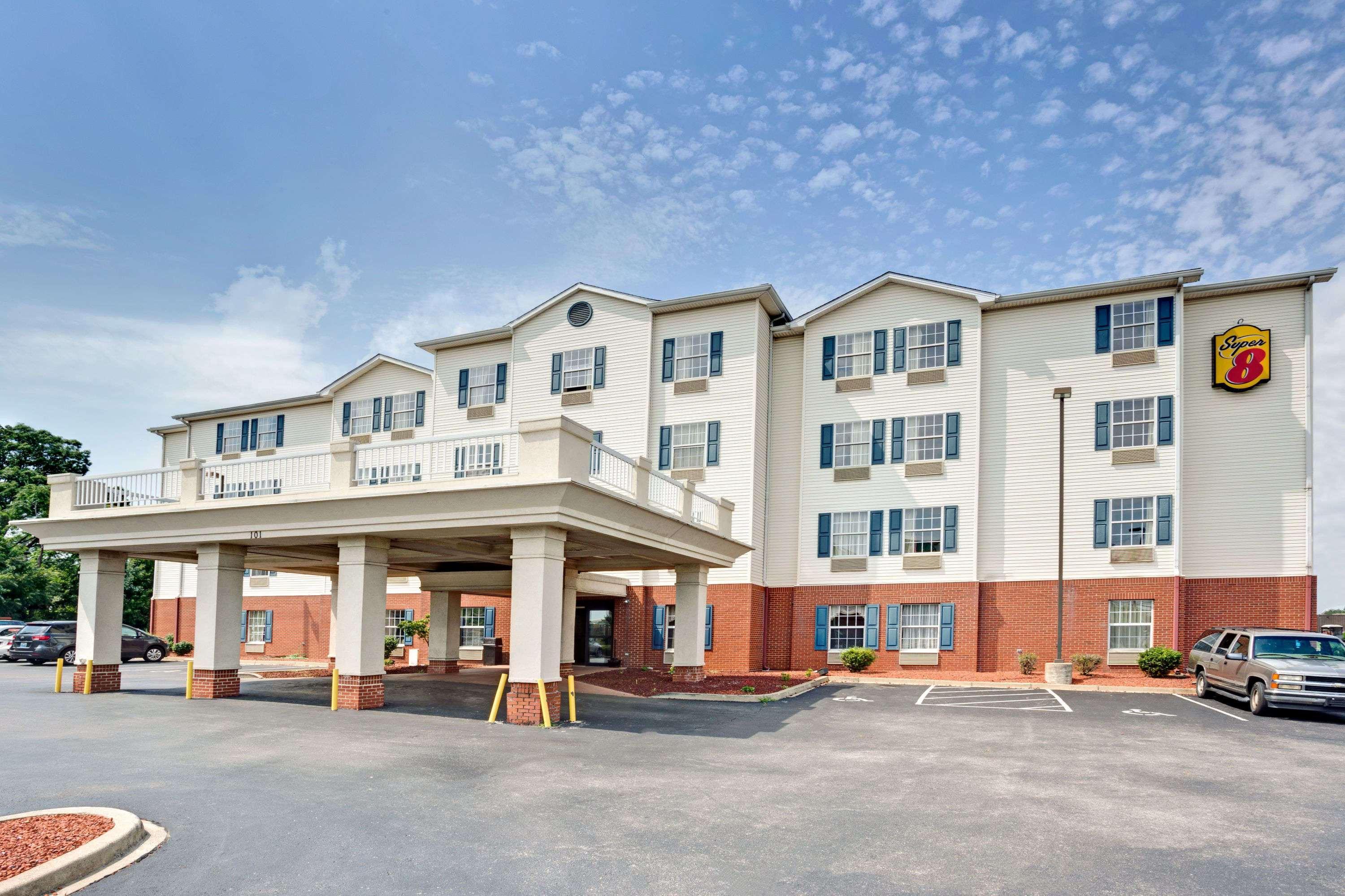 Super 8 By Wyndham Louisville/Expo Center Εξωτερικό φωτογραφία