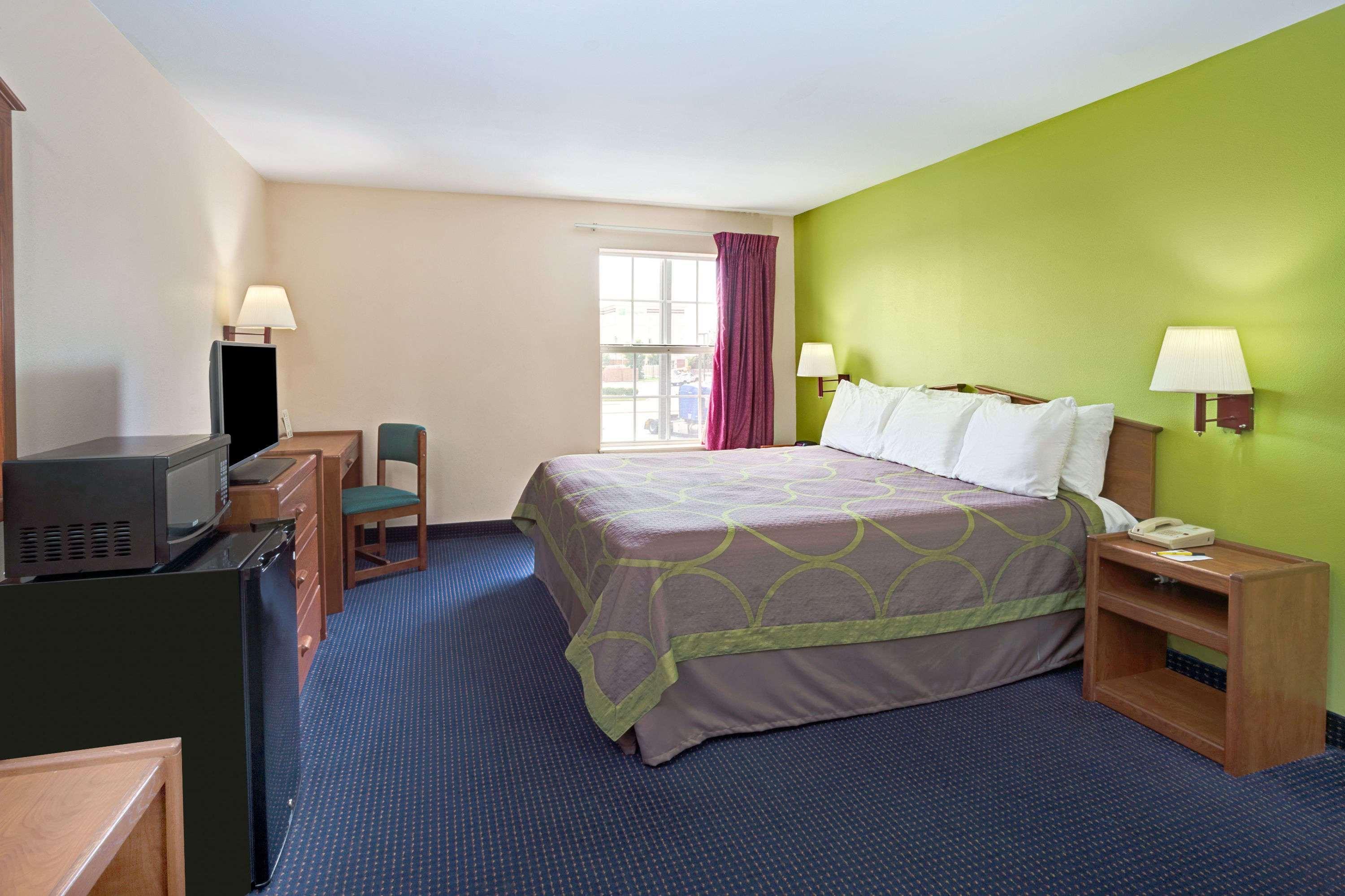 Super 8 By Wyndham Louisville/Expo Center Εξωτερικό φωτογραφία