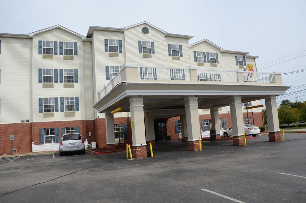 Super 8 By Wyndham Louisville/Expo Center Εξωτερικό φωτογραφία
